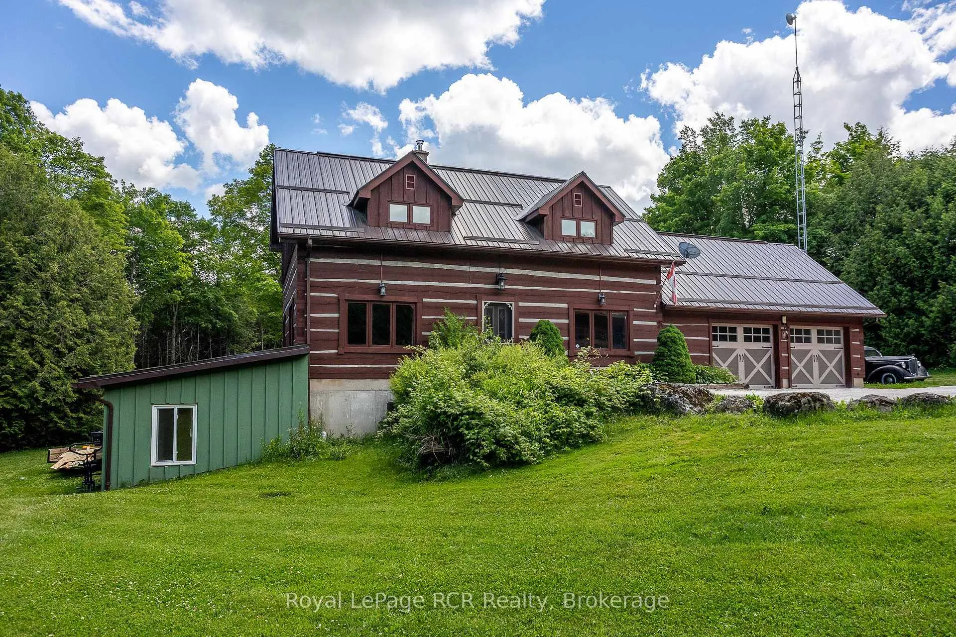 Photo 1 of 113 Crawford Road, Chatsworth — HOMEH