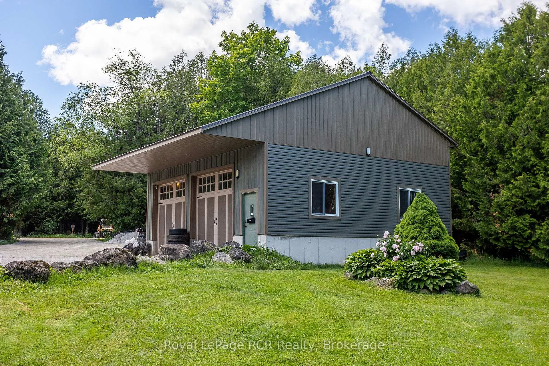 Photo 3 of 113 Crawford Road, Chatsworth — HOMEH