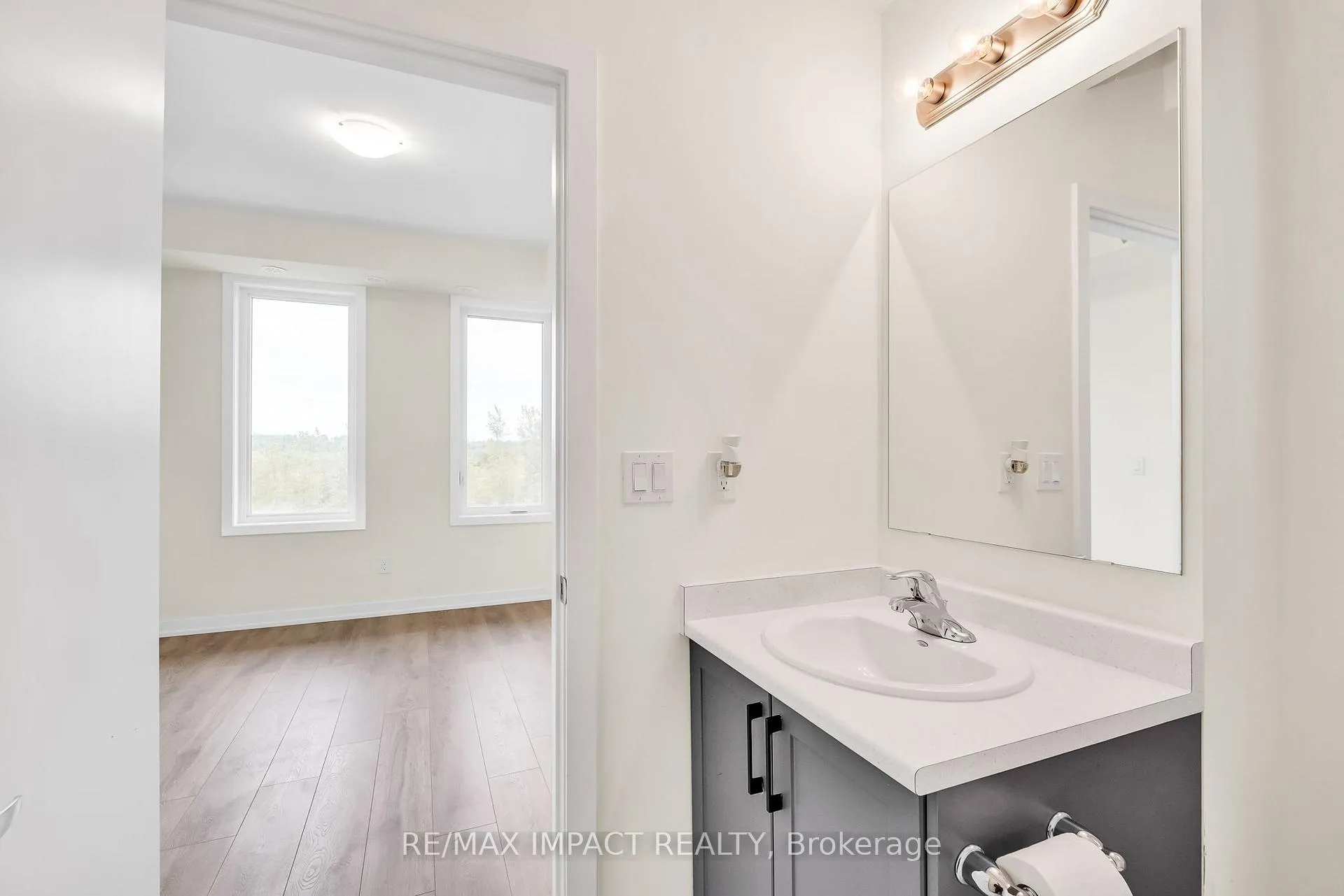 Photo 9 of Unit 902, 160 Densmore Road, Cobourg — HOMEH