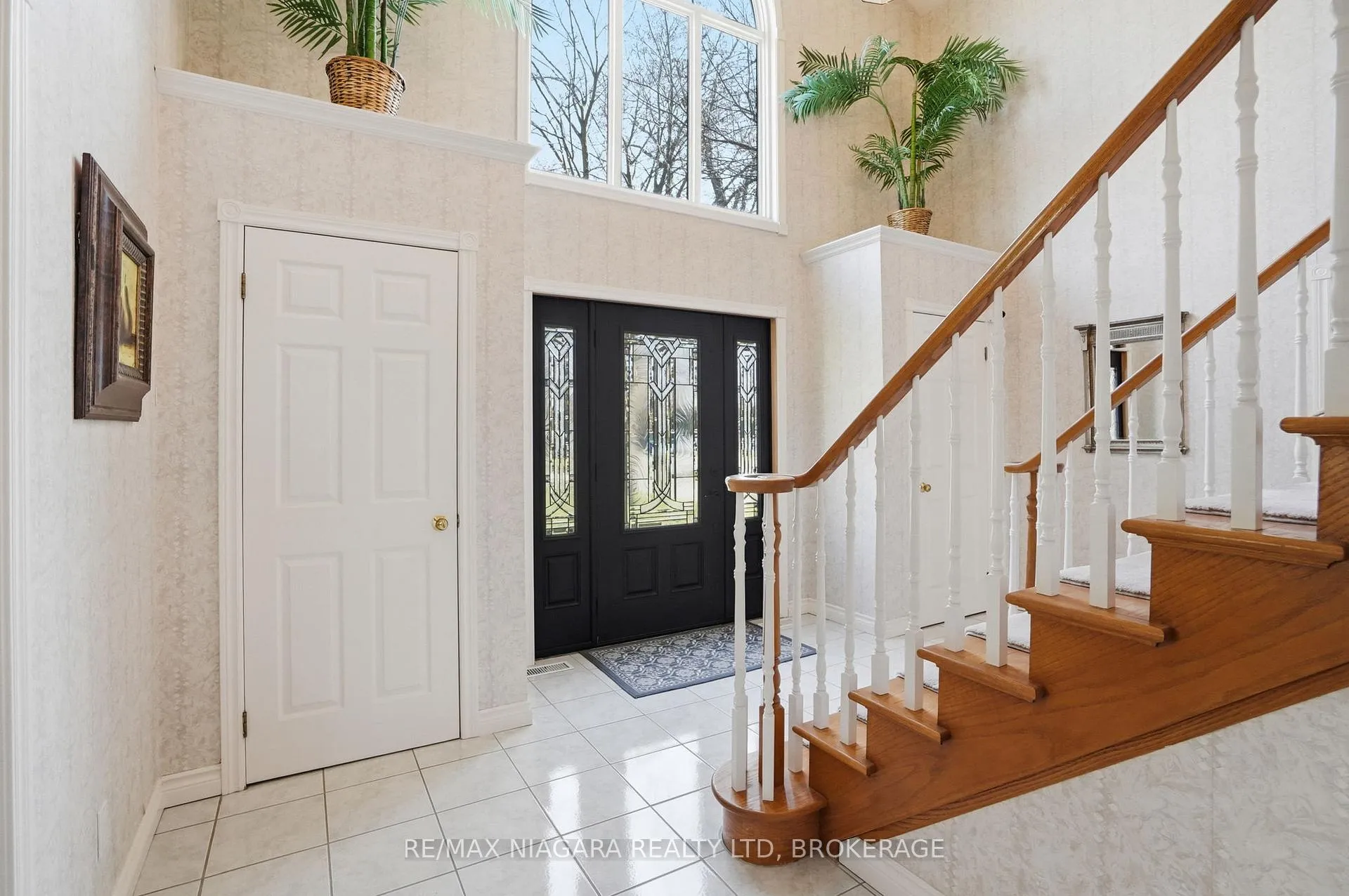 Photo 5 of 50 Henley Drive, St. Catharines, Martindale Pond — HOMEH
