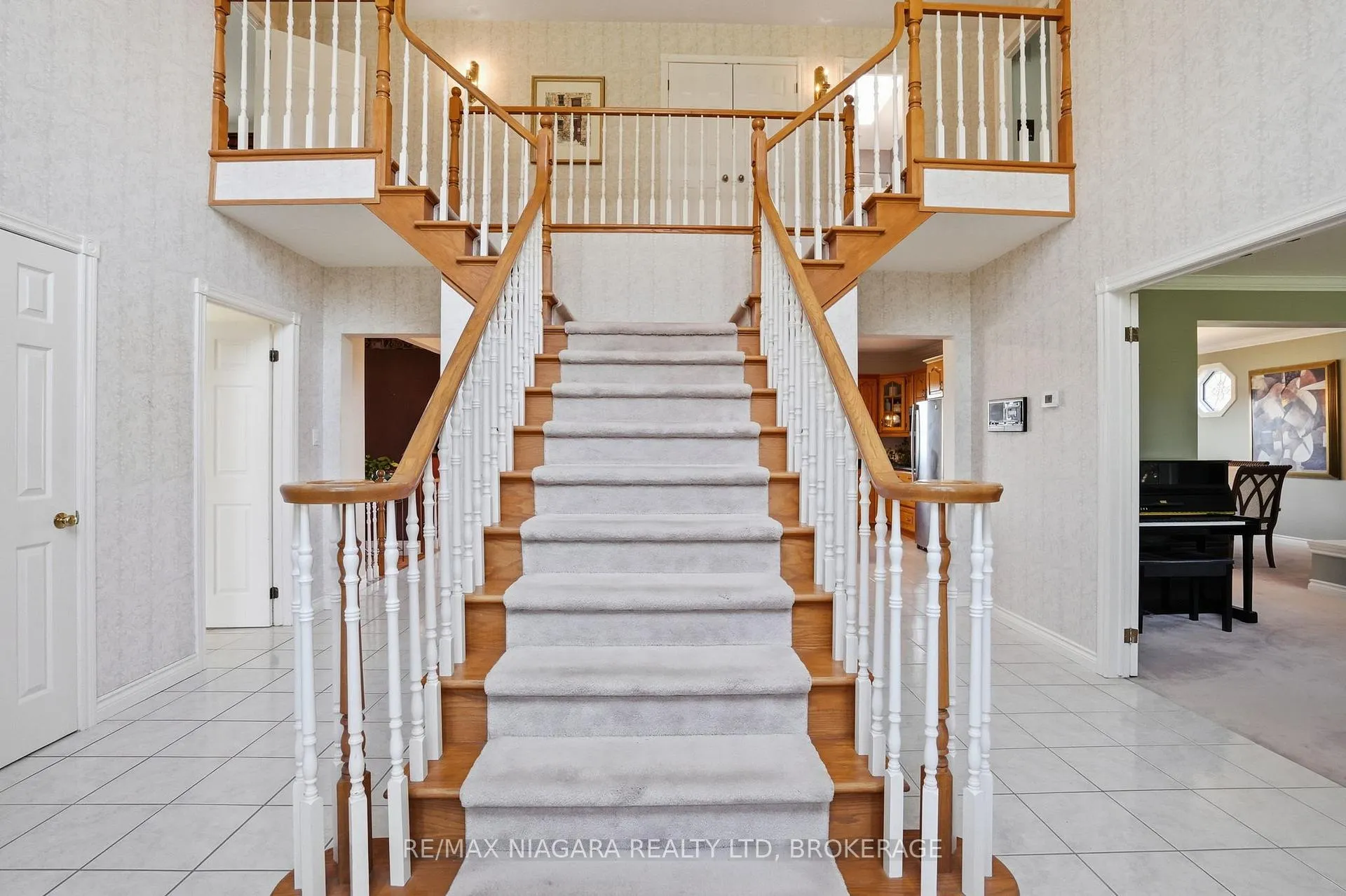 Photo 10 of 50 Henley Drive, St. Catharines, Martindale Pond — HOMEH