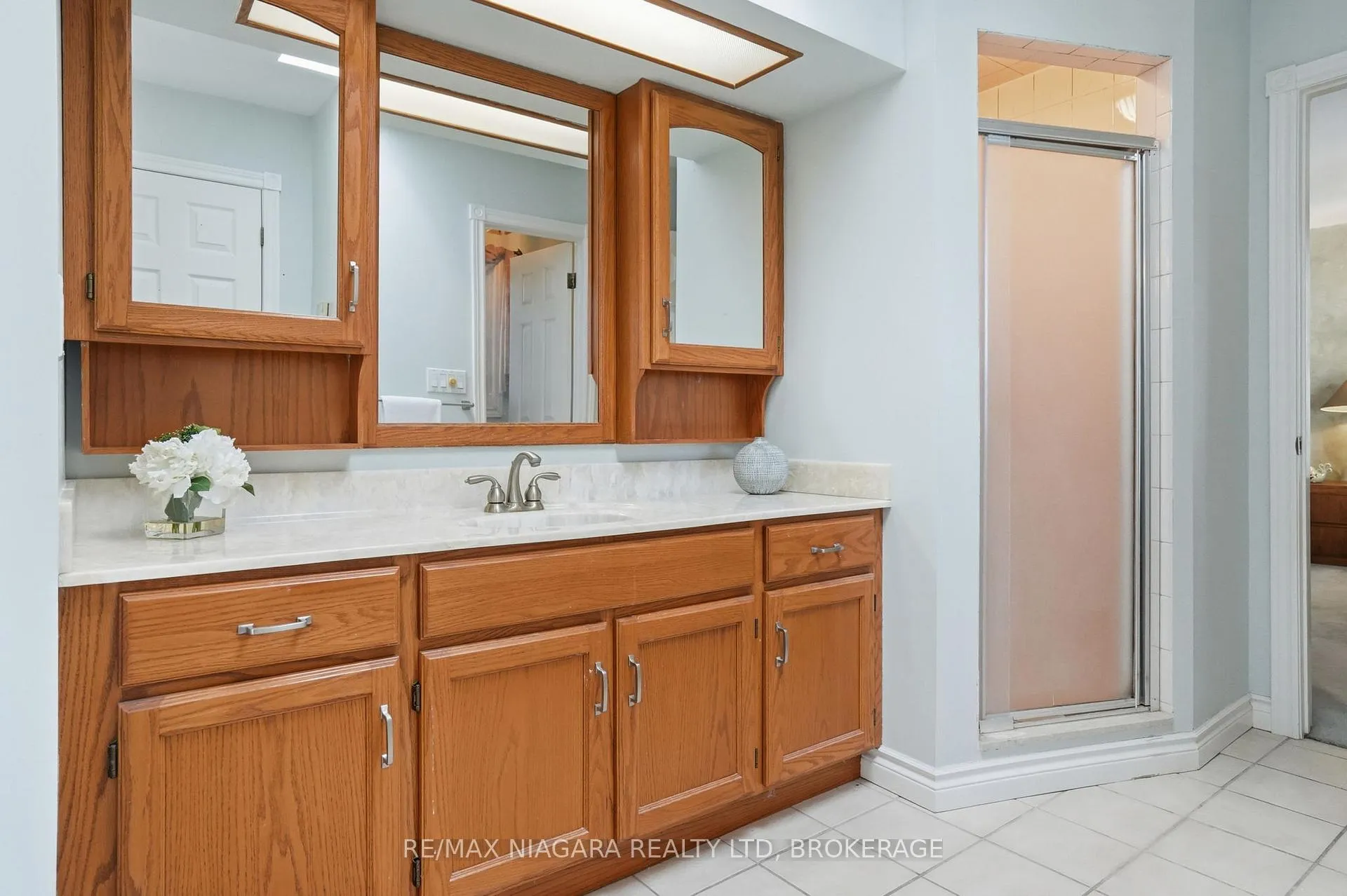 Photo 13 of 50 Henley Drive, St. Catharines, Martindale Pond — HOMEH