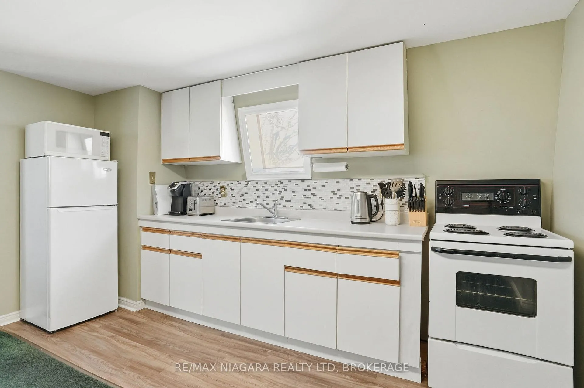Photo 21 of 50 Henley Drive, St. Catharines, Martindale Pond — HOMEH