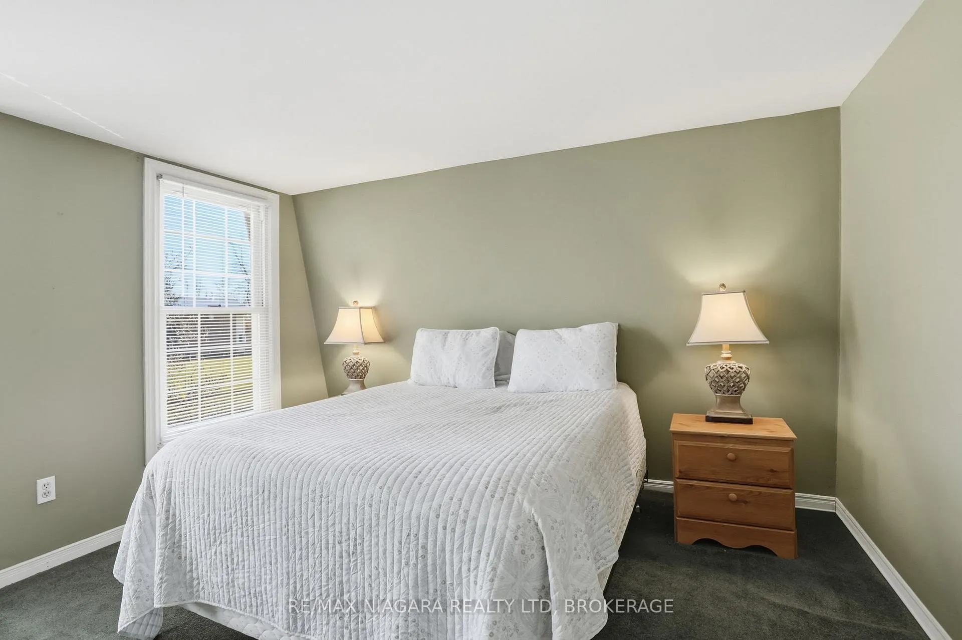 Photo 22 of 50 Henley Drive, St. Catharines, Martindale Pond — HOMEH