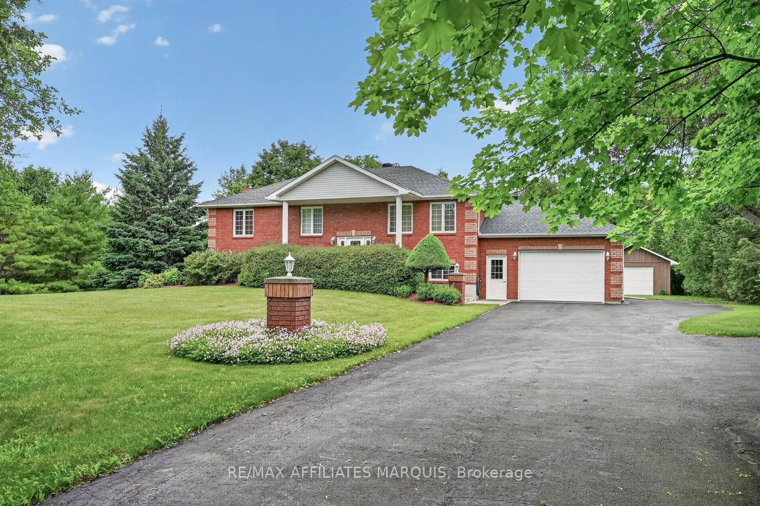 Photo 1 of 156 Bay Road, Rideau Lakes, Rideau Lakes (South Elmsley) Twp — HOMEH