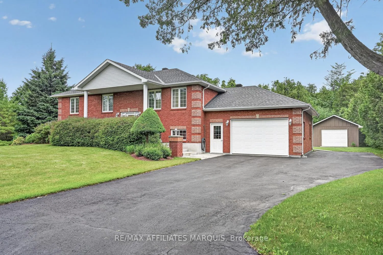Photo 2 of 156 Bay Road, Rideau Lakes, Rideau Lakes (South Elmsley) Twp — HOMEH
