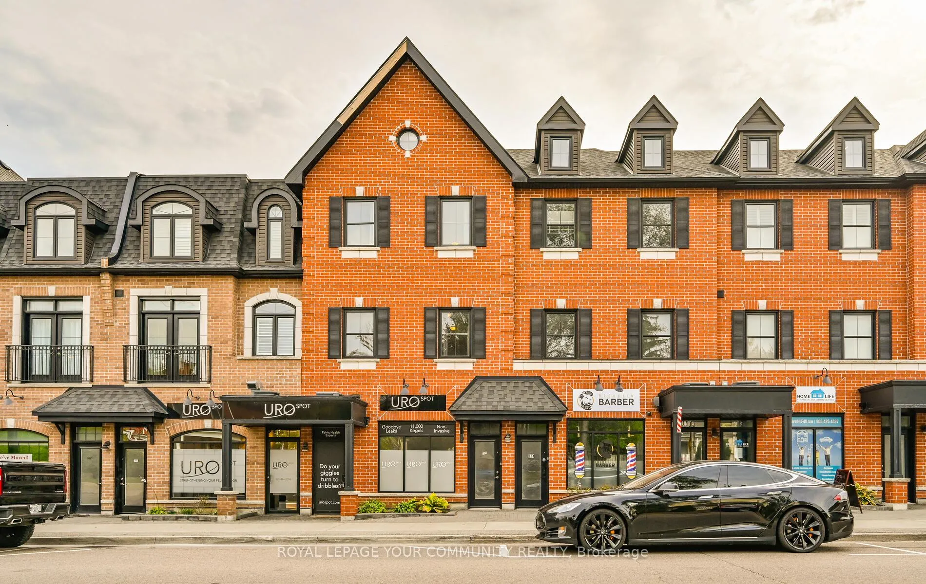 Front of Unit 205, 17 Baldwin Street N
