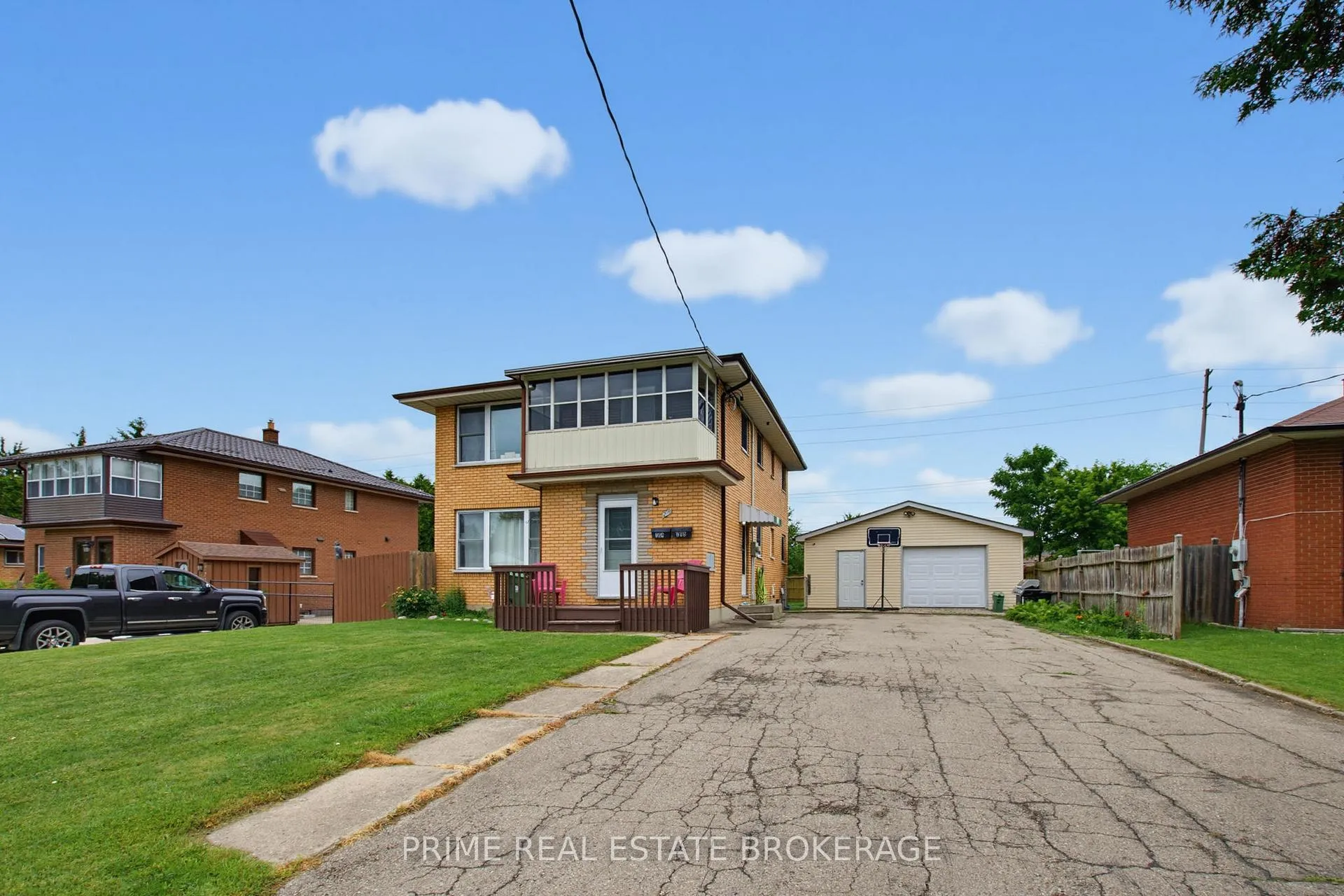Photo 2 of 204 Burnside Drive, London, East I — HOMEH