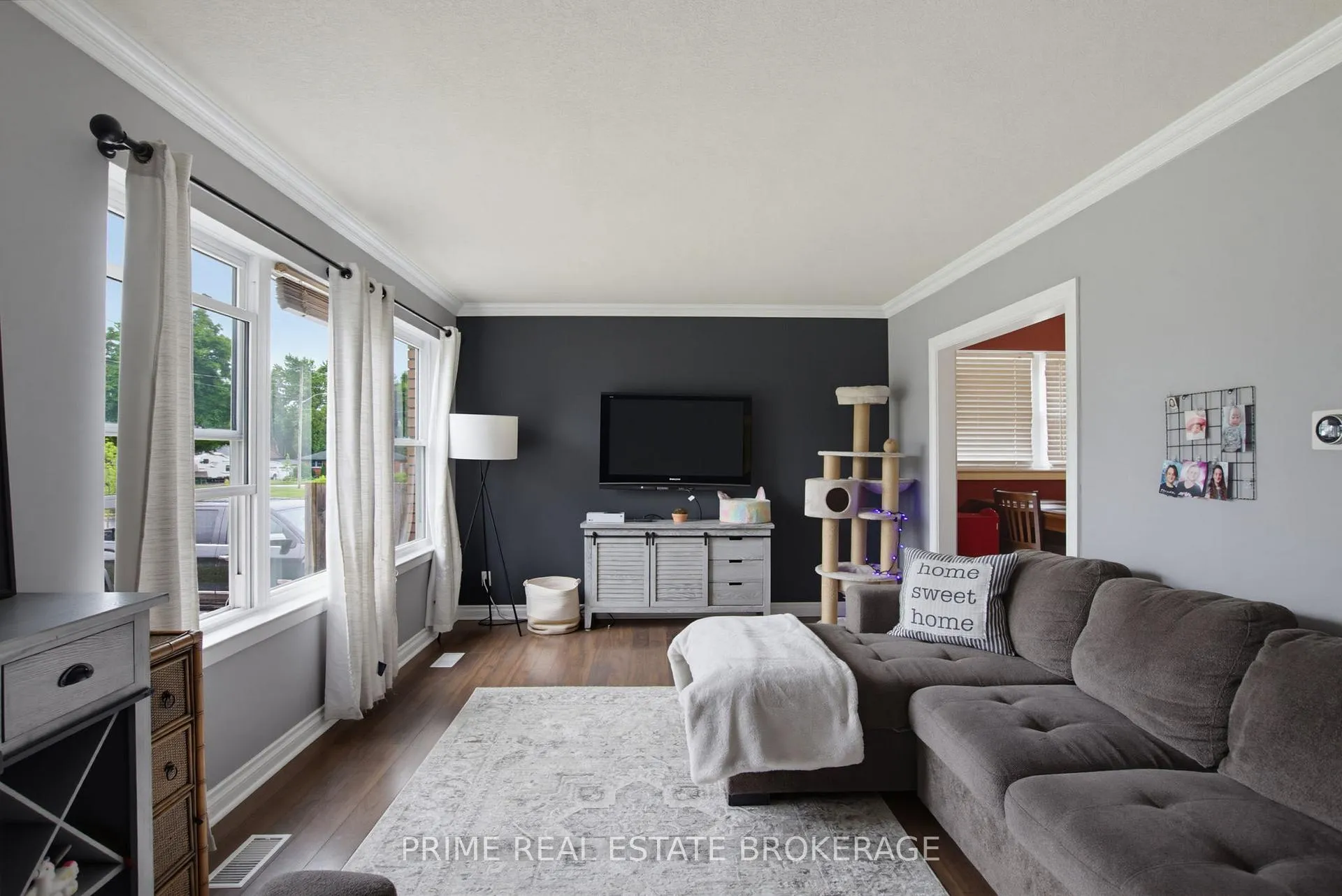 Photo 6 of 204 Burnside Drive, London, East I — HOMEH