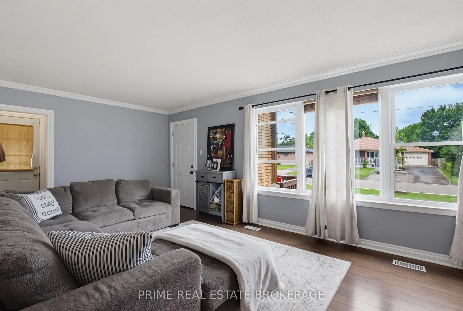 Photo 7 of 204 Burnside Drive, London, East I — HOMEH