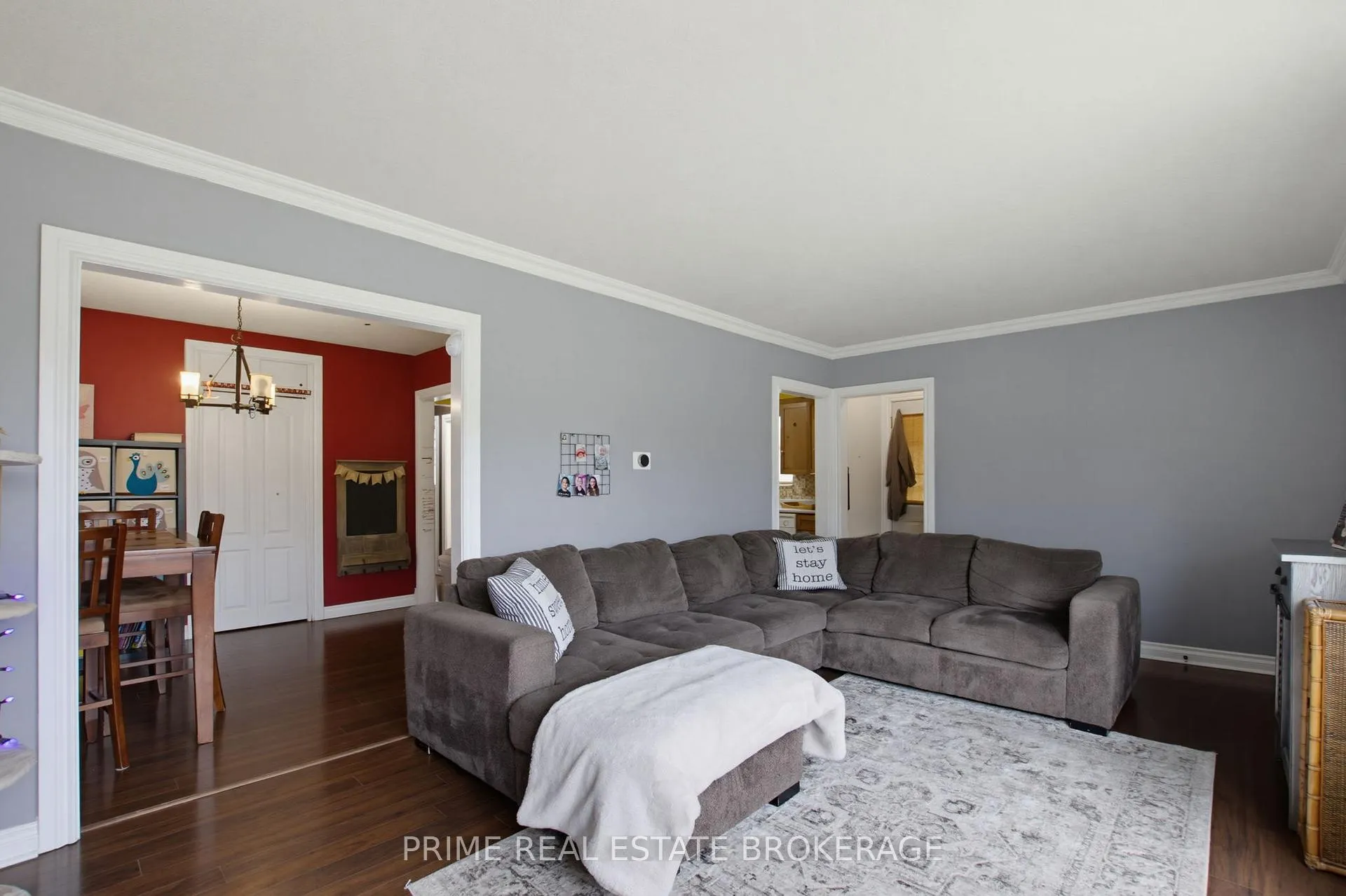 Photo 8 of 204 Burnside Drive, London, East I — HOMEH