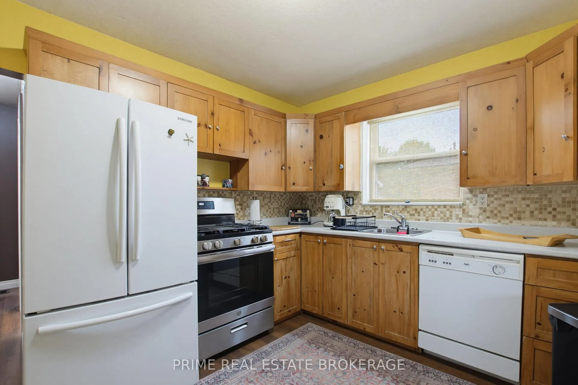 Photo 11 of 204 Burnside Drive, London, East I — HOMEH