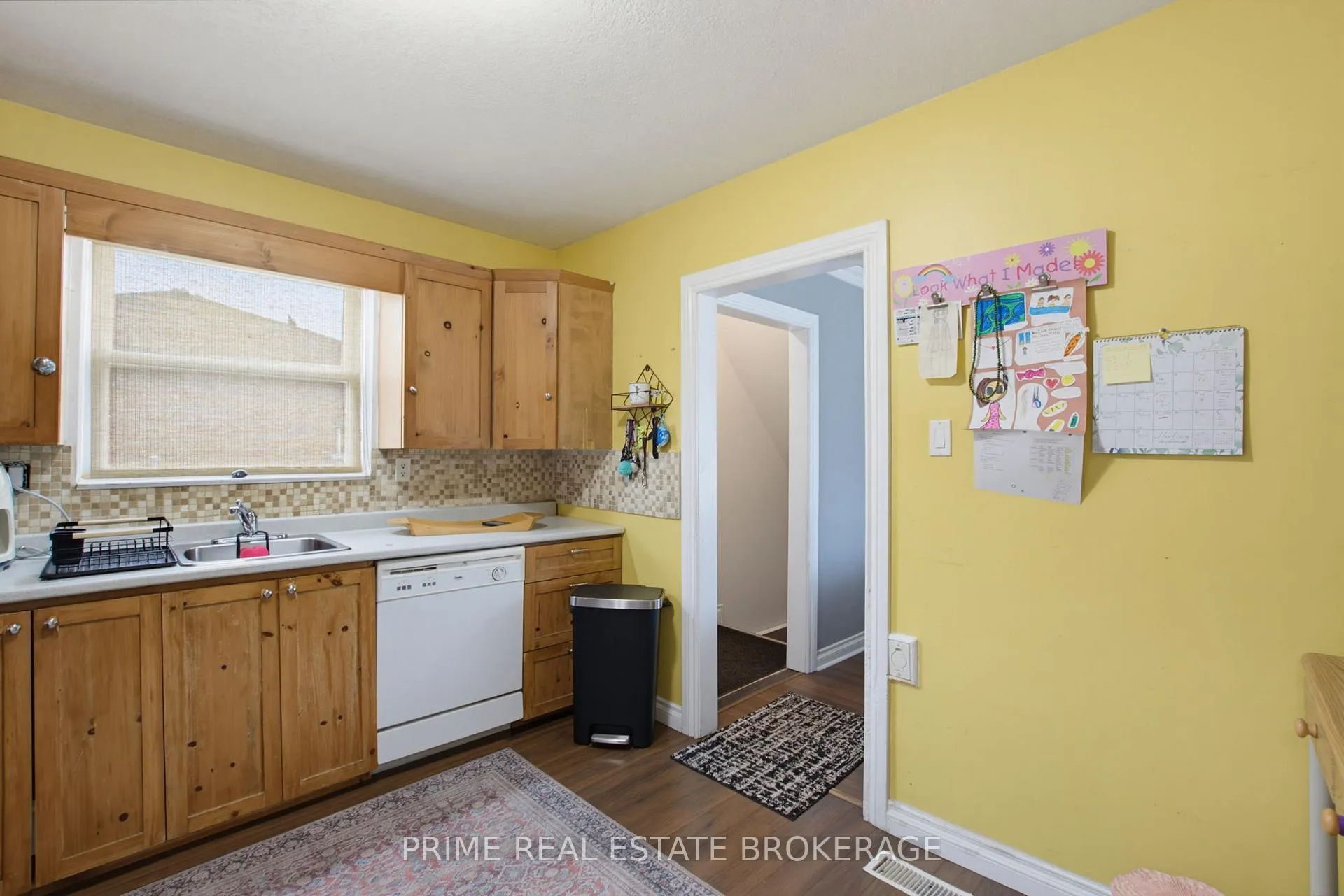 Photo 13 of 204 Burnside Drive, London, East I — HOMEH
