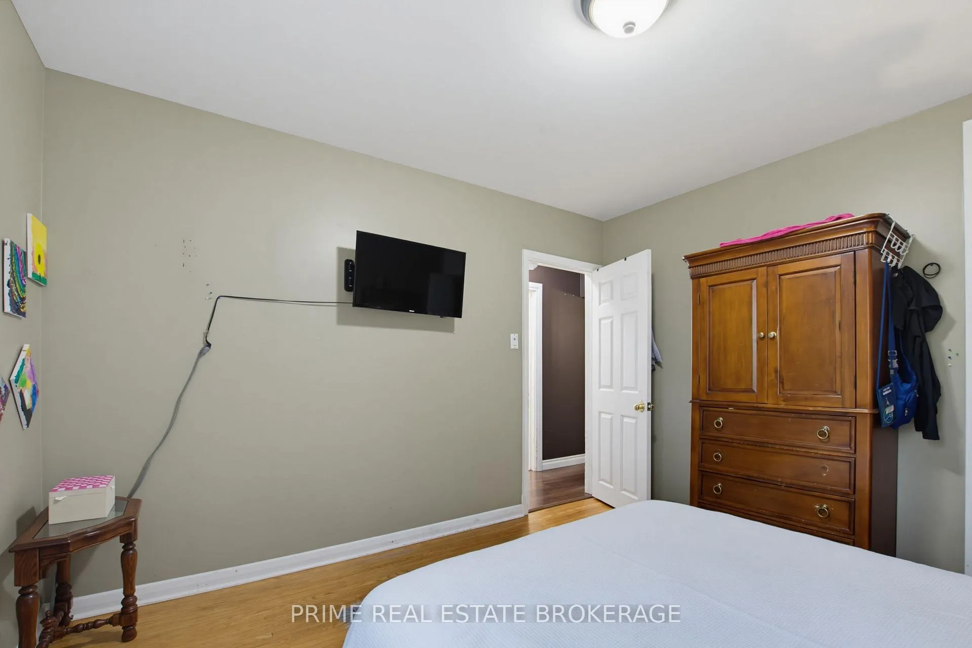 Photo 15 of 204 Burnside Drive, London, East I — HOMEH