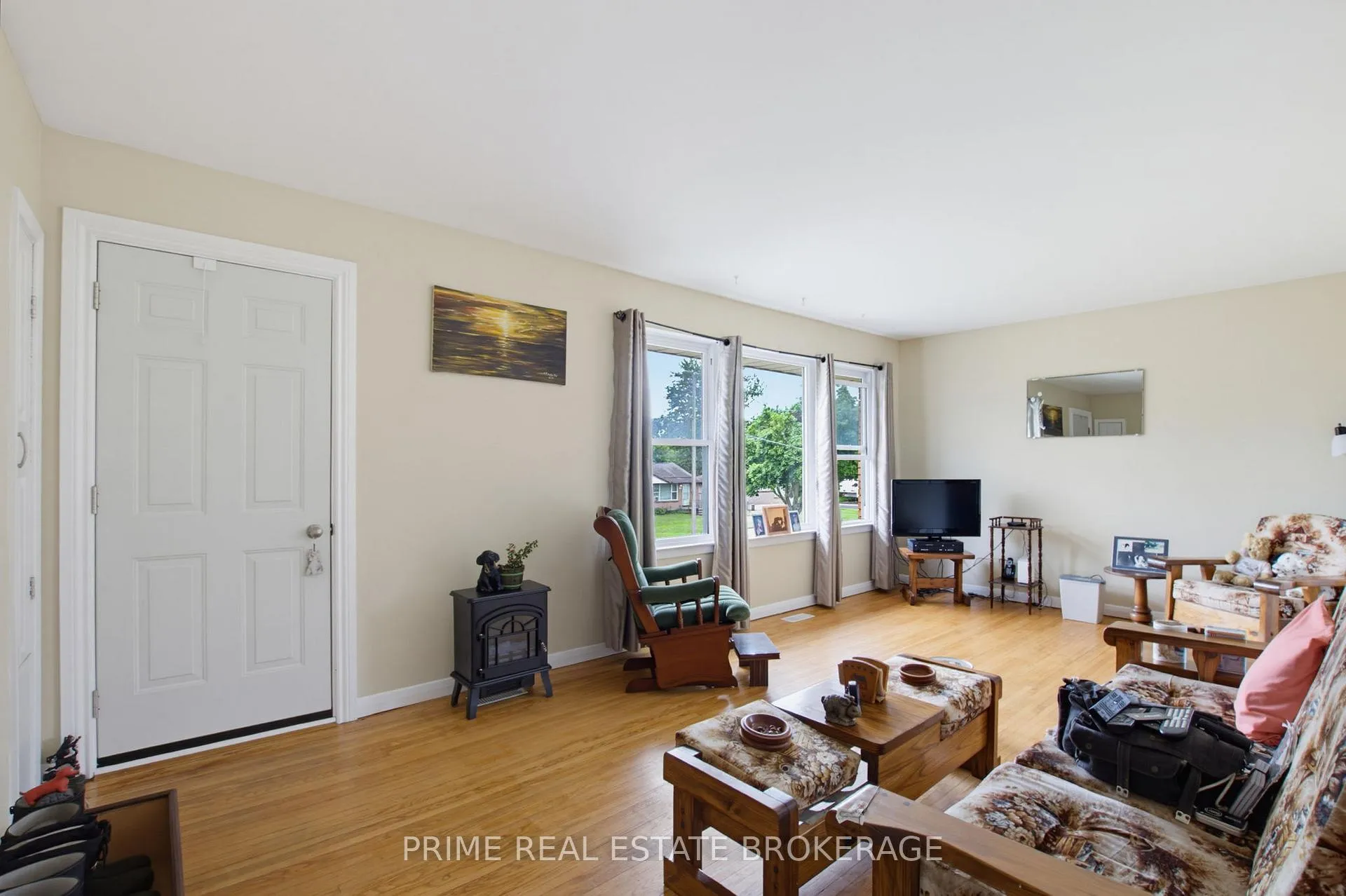Photo 22 of 204 Burnside Drive, London, East I — HOMEH