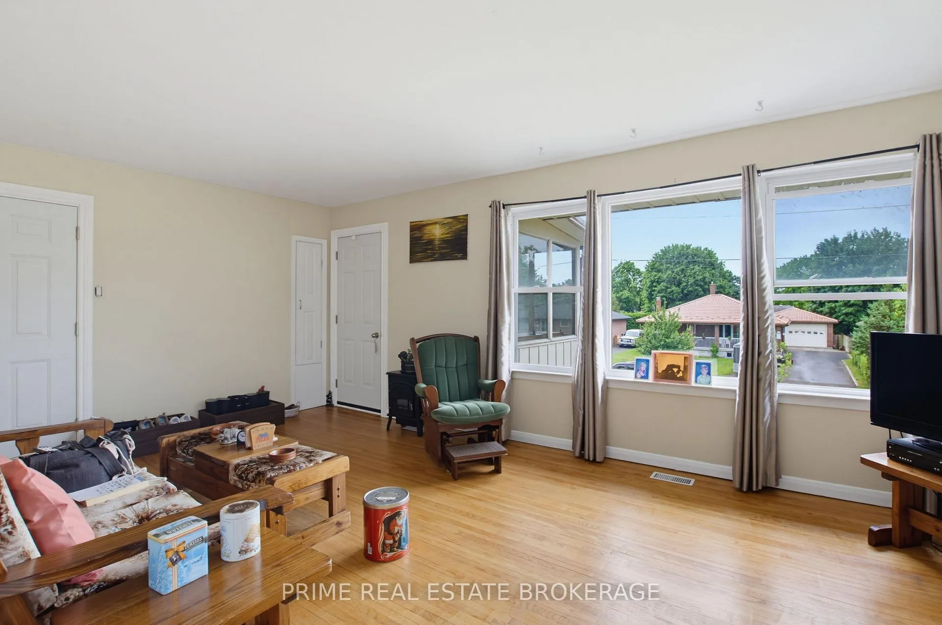 Photo 25 of 204 Burnside Drive, London, East I — HOMEH