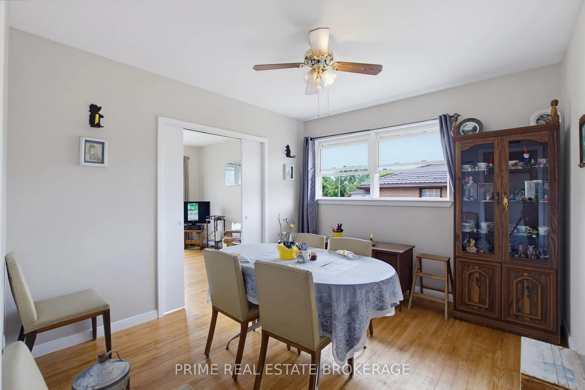Photo 27 of 204 Burnside Drive, London, East I — HOMEH