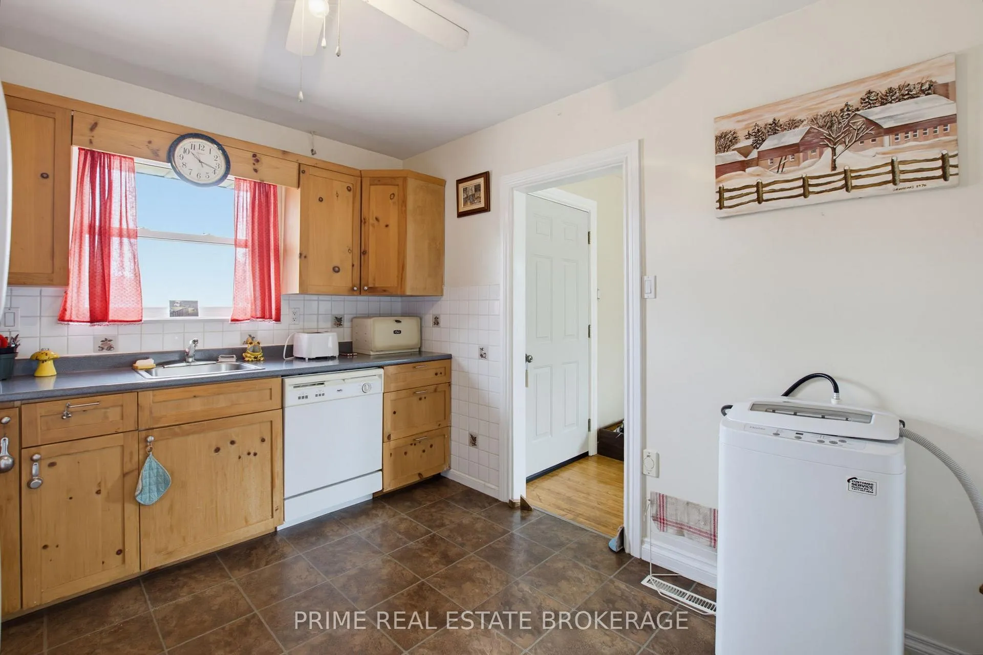 Photo 32 of 204 Burnside Drive, London, East I — HOMEH