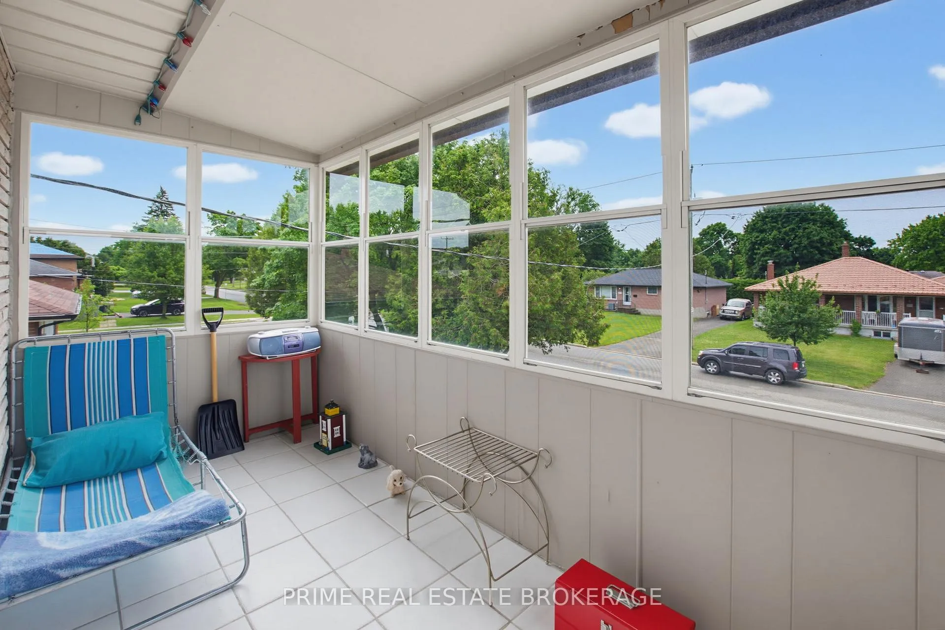 Photo 33 of 204 Burnside Drive, London, East I — HOMEH