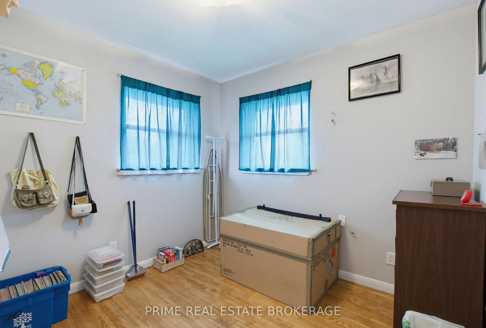 Photo 37 of 204 Burnside Drive, London, East I — HOMEH