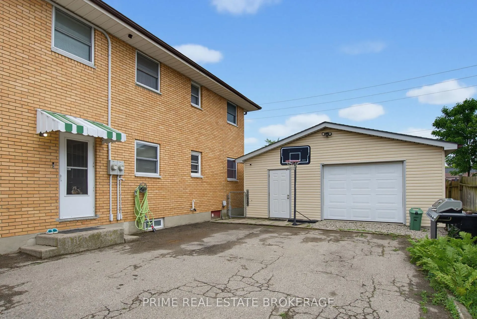 Photo 44 of 204 Burnside Drive, London, East I — HOMEH