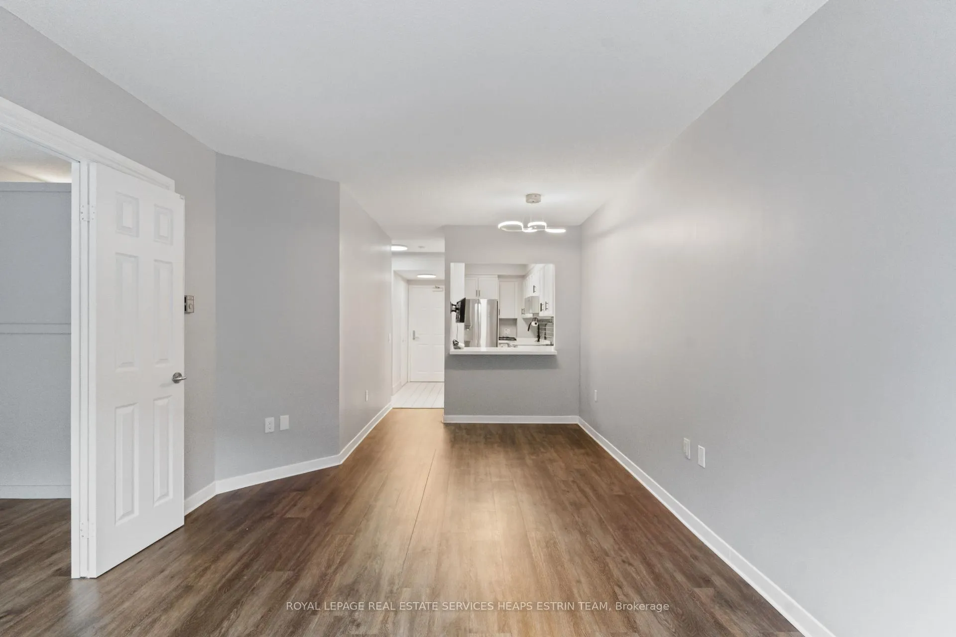 Front of Unit 304, 284 Bloor Street W