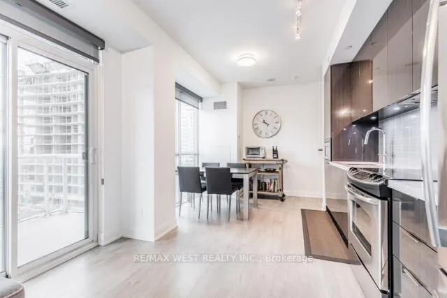 Photo 16 of Unit 1008, 110 Marine Parade Drive, Etobicoke, Mimico — HOMEH