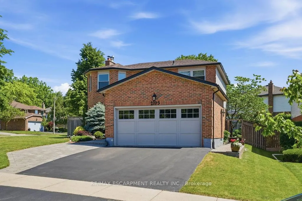 Photo 3 of 2193 Bader Crescent, Burlington, Brant Hills — HOMEH