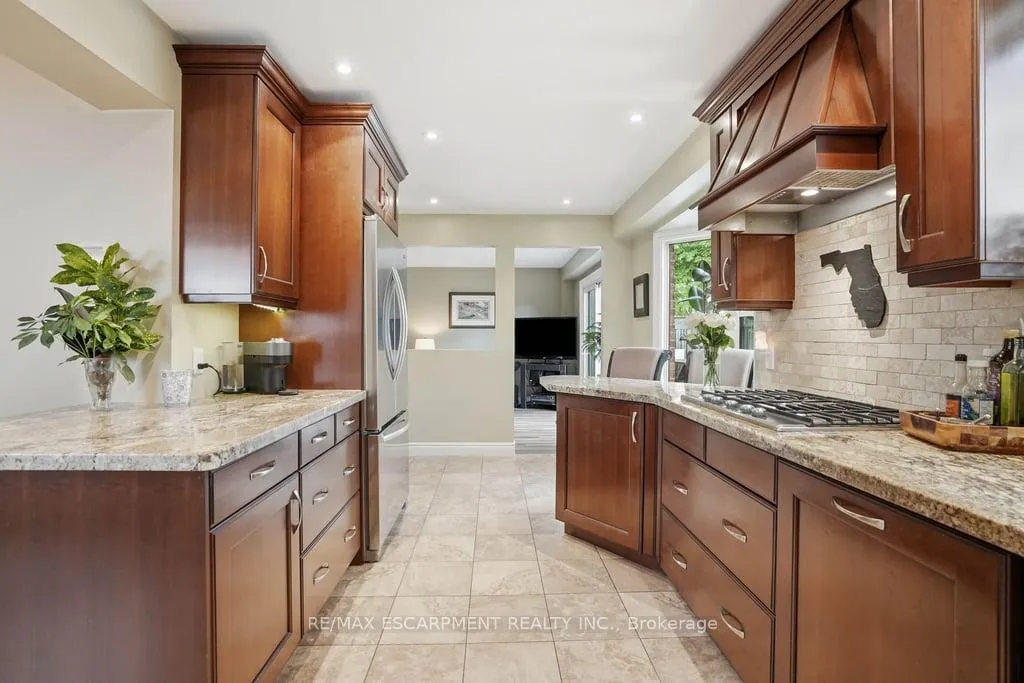 Photo 12 of 2193 Bader Crescent, Burlington, Brant Hills — HOMEH