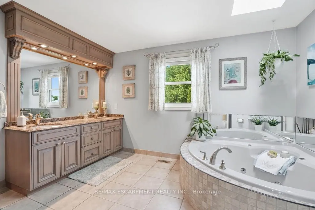 Photo 20 of 2193 Bader Crescent, Burlington, Brant Hills — HOMEH