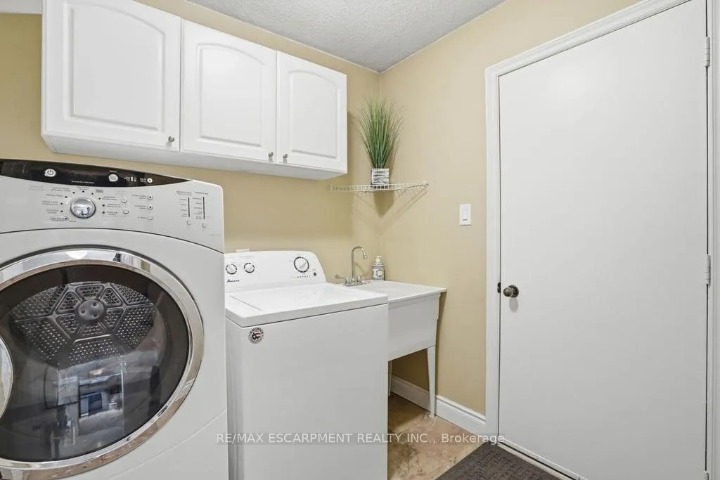Photo 32 of 2193 Bader Crescent, Burlington, Brant Hills — HOMEH