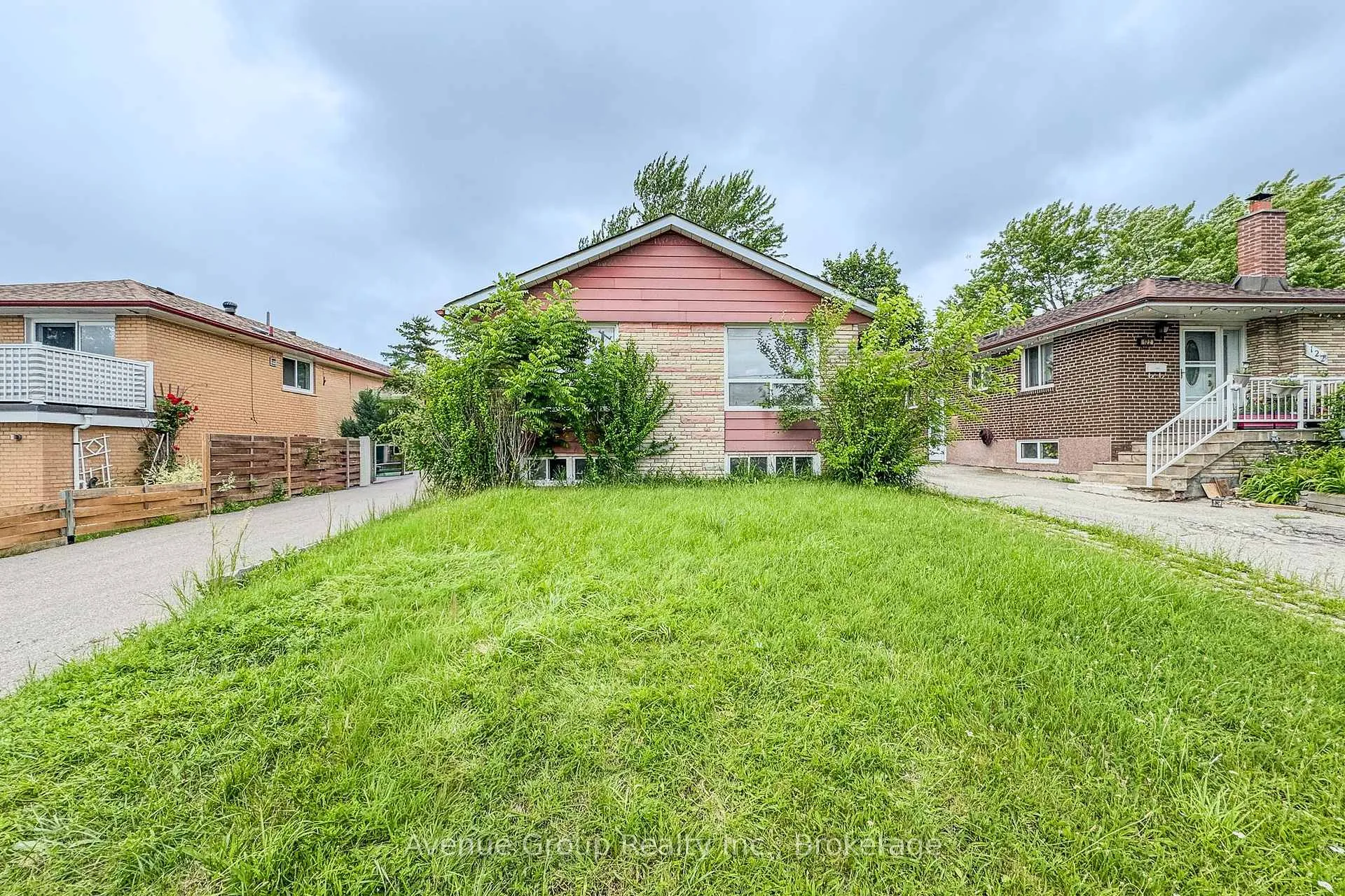 Photo 1 of 124 Westhumber Boulevard, Etobicoke, West Humber-Clairville — HOMEH