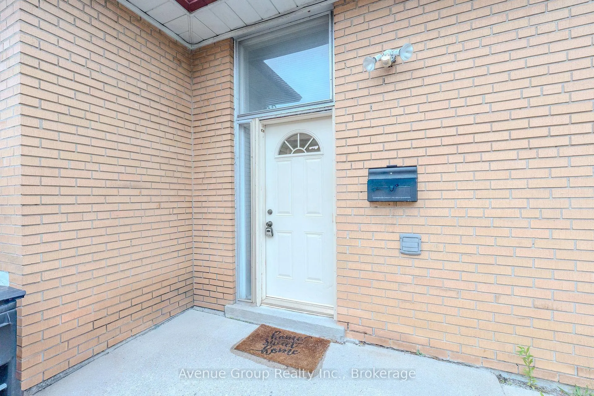 Photo 3 of 124 Westhumber Boulevard, Etobicoke, West Humber-Clairville — HOMEH
