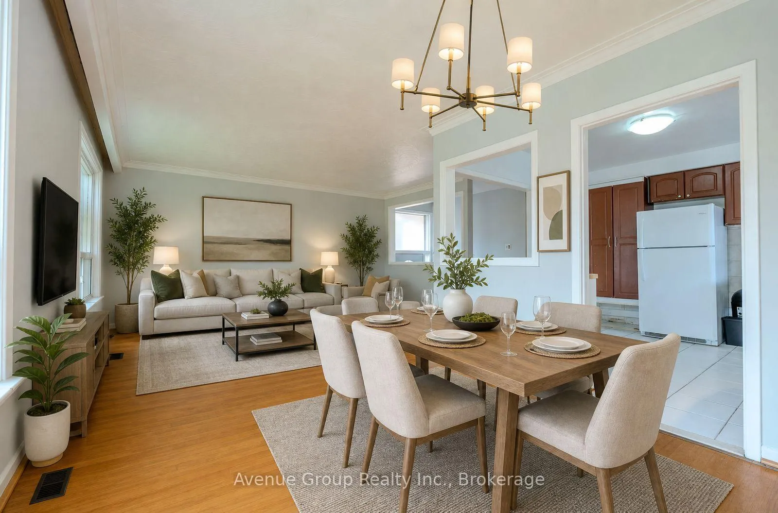 Photo 5 of 124 Westhumber Boulevard, Etobicoke, West Humber-Clairville — HOMEH