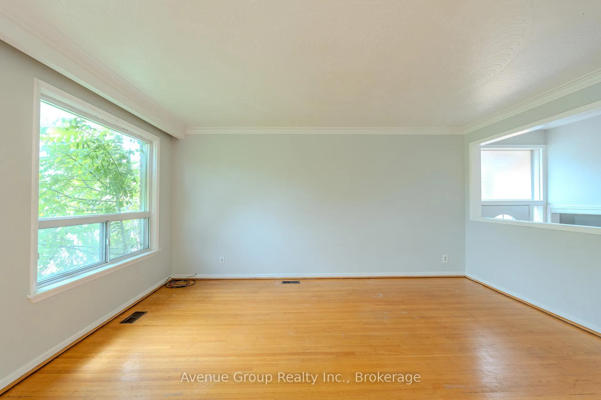 Photo 6 of 124 Westhumber Boulevard, Etobicoke, West Humber-Clairville — HOMEH