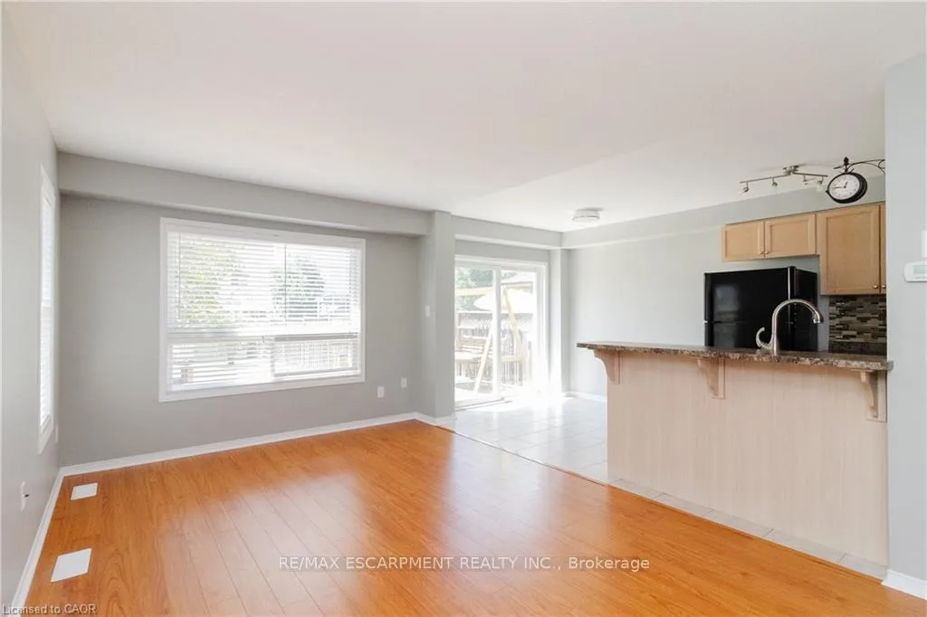 Photo 2 of 137 Windwood Drive, Hamilton, Binbrook — HOMEH