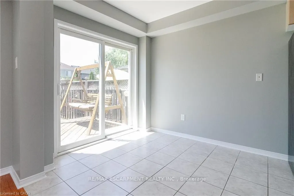 Photo 7 of 137 Windwood Drive, Hamilton, Binbrook — HOMEH