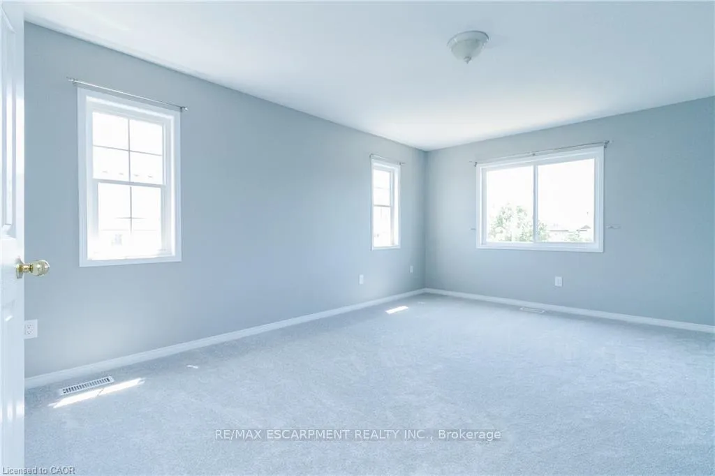 Photo 9 of 137 Windwood Drive, Hamilton, Binbrook — HOMEH
