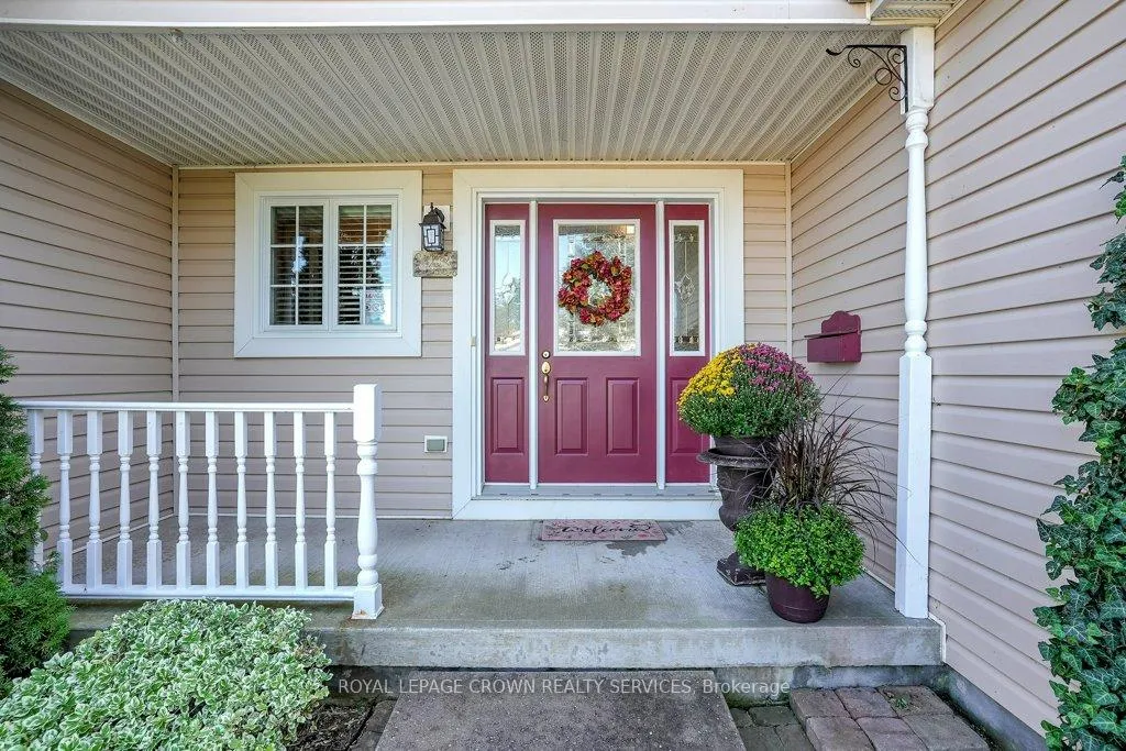 Photo 3 of 104 Dunadry Lane, Hamilton, Rural Flamborough — HOMEH