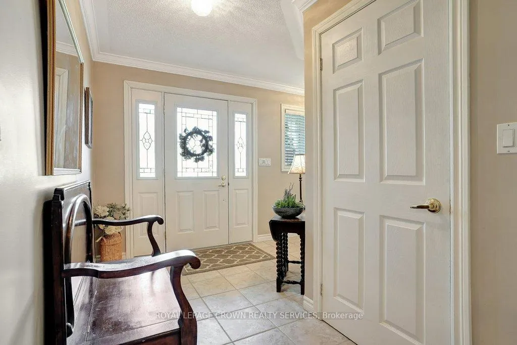 Photo 4 of 104 Dunadry Lane, Hamilton, Rural Flamborough — HOMEH