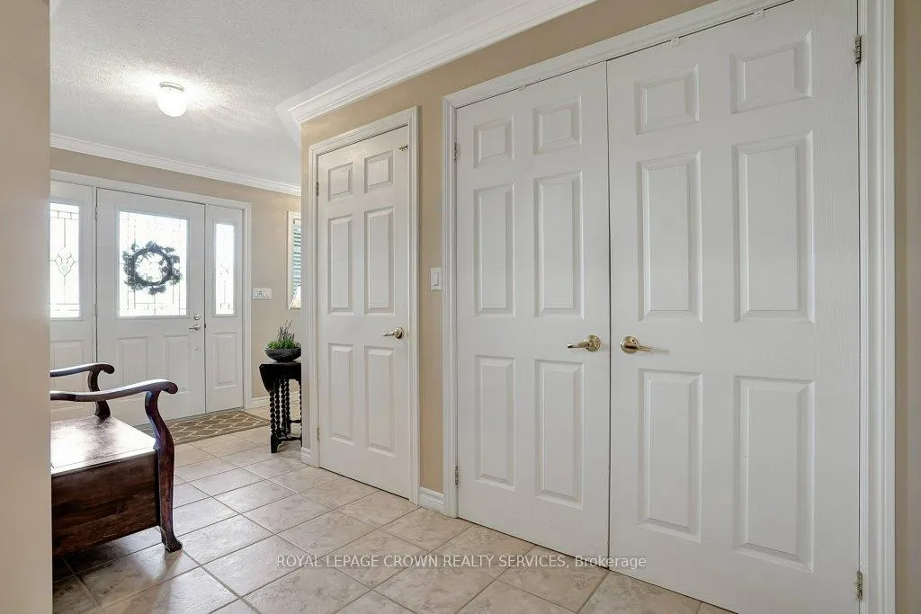 Photo 5 of 104 Dunadry Lane, Hamilton, Rural Flamborough — HOMEH