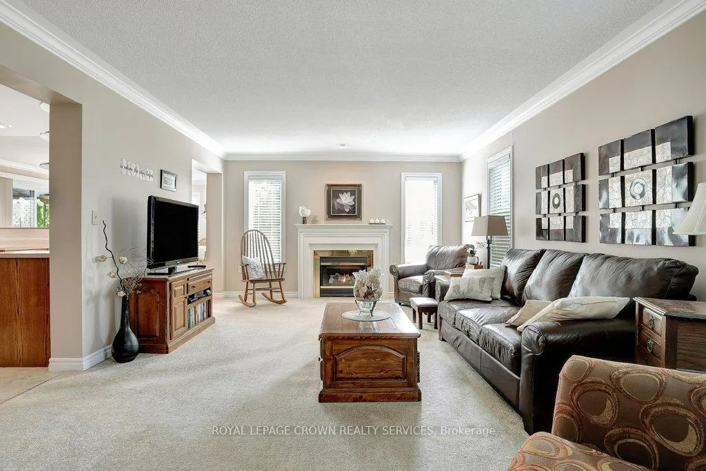 Photo 6 of 104 Dunadry Lane, Hamilton, Rural Flamborough — HOMEH