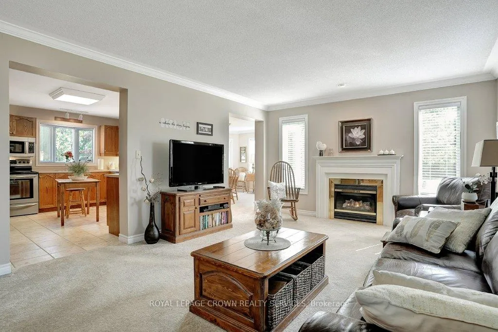 Photo 7 of 104 Dunadry Lane, Hamilton, Rural Flamborough — HOMEH