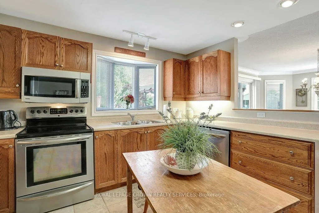 Photo 16 of 104 Dunadry Lane, Hamilton, Rural Flamborough — HOMEH
