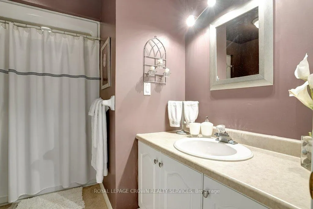Photo 24 of 104 Dunadry Lane, Hamilton, Rural Flamborough — HOMEH