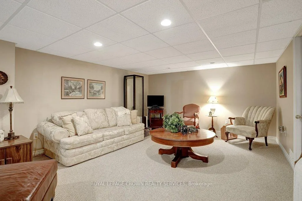 Photo 26 of 104 Dunadry Lane, Hamilton, Rural Flamborough — HOMEH