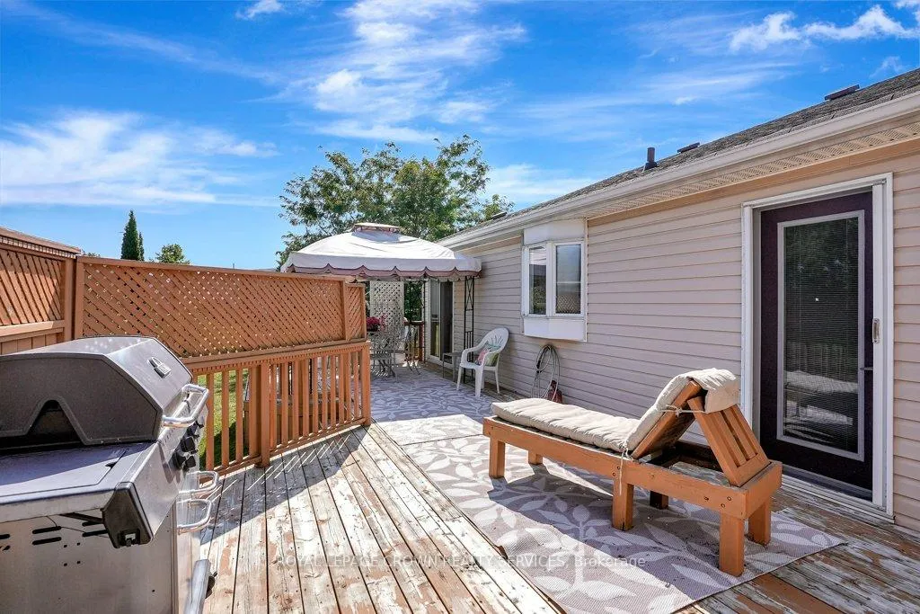 Photo 32 of 104 Dunadry Lane, Hamilton, Rural Flamborough — HOMEH