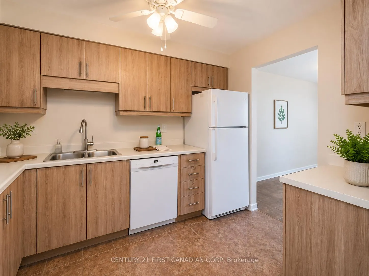Photo 6 of Unit 1901, 363 Colborne Street, London, East K — HOMEH