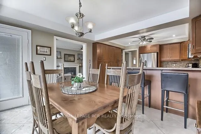 Photo 10 of 617 Brooker Ridge, Newmarket, Stonehaven-Wyndham — HOMEH