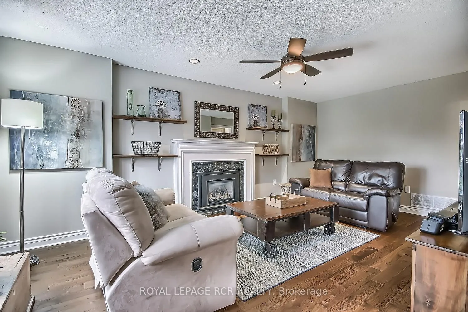 Photo 12 of 617 Brooker Ridge, Newmarket, Stonehaven-Wyndham — HOMEH